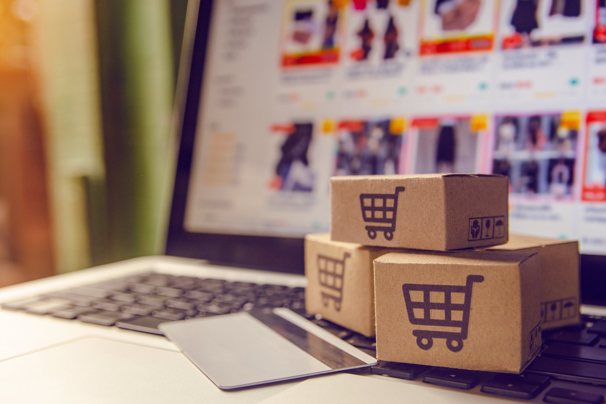 credit-card-with-online-shop